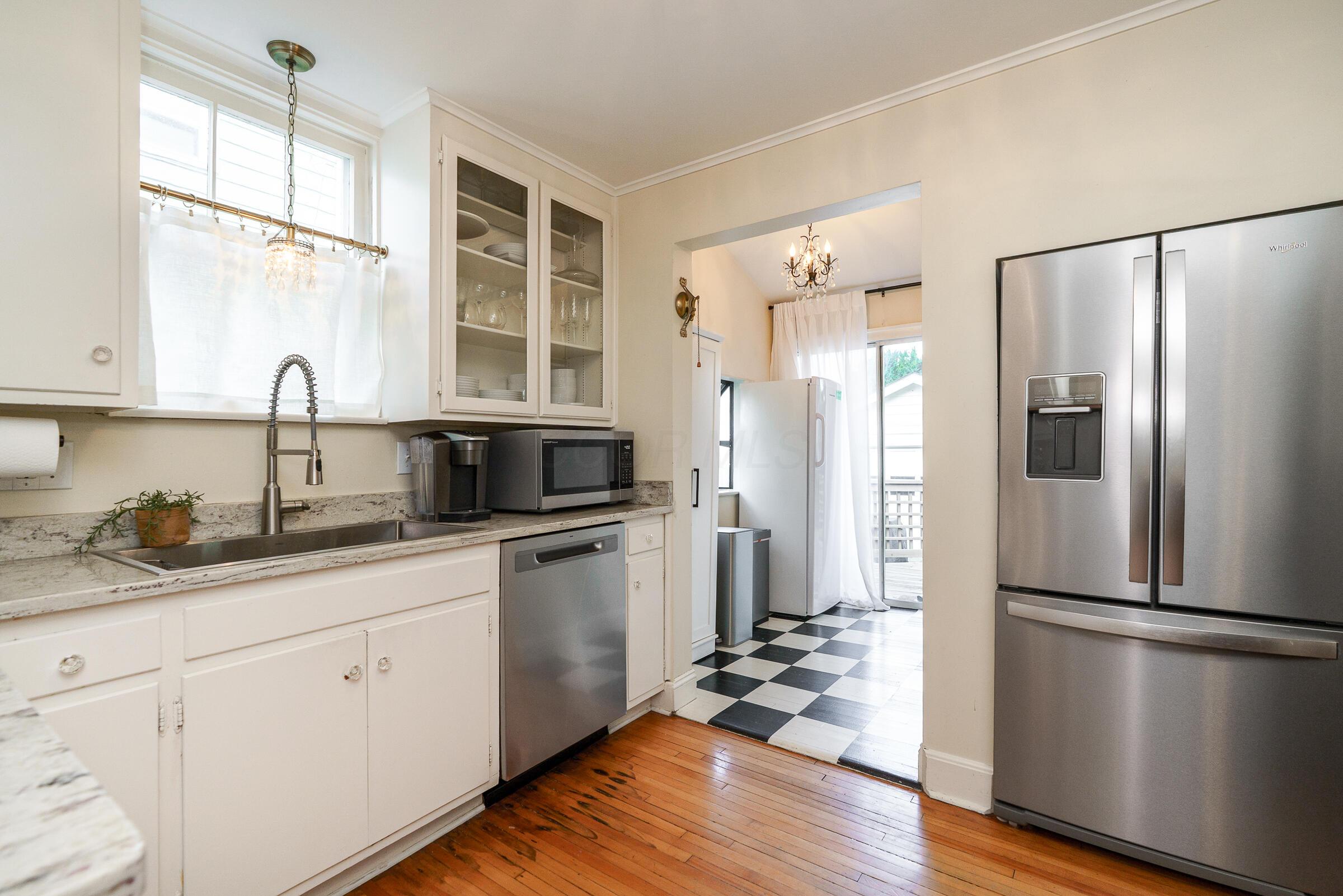 698 South Remington Road Columbus, OH 43209 - Photo 22 of 47 Kitchen