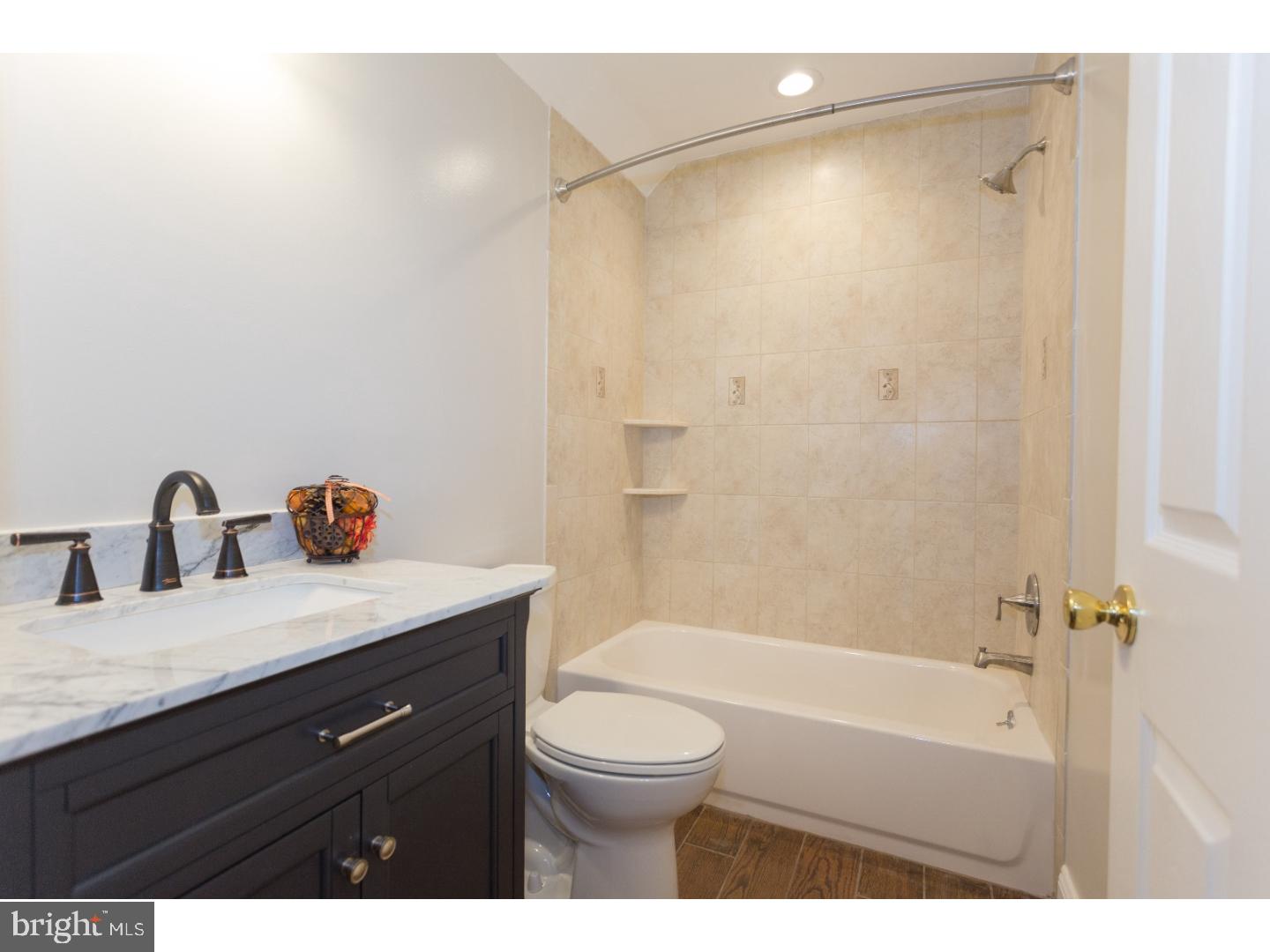 25 Chevy Chase Road Sicklerville, NJ 08081 - Photo 17 of 24 Bathroom