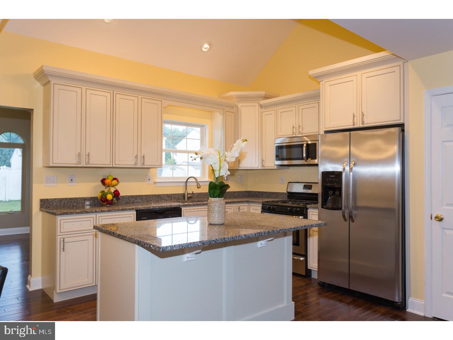 25 Chevy Chase Road Sicklerville, NJ 08081 - Photo 6 of 24 Kitchen