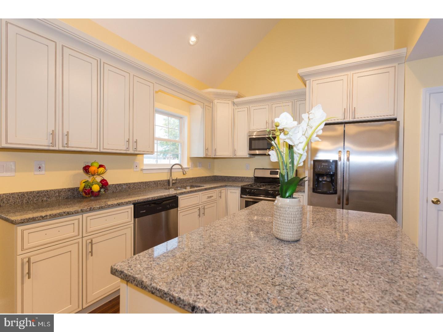 25 Chevy Chase Road Sicklerville, NJ 08081 - Photo 7 of 24 Kitchen