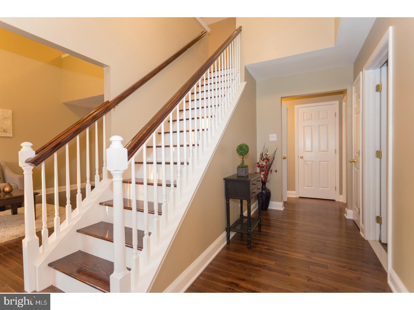 25 Chevy Chase Road Sicklerville, NJ 08081 - Photo 10 of 24 Foyer