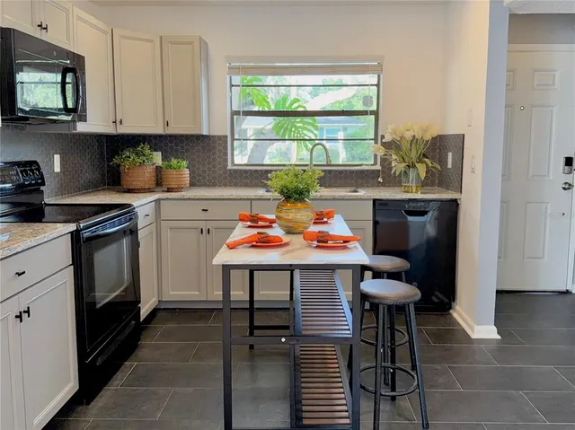 $2,600 | 2 Shine Avenue, Orlando, FL 32801