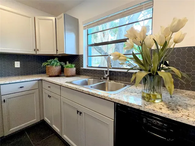 $2,600 | 2 Shine Avenue, Orlando, FL 32801