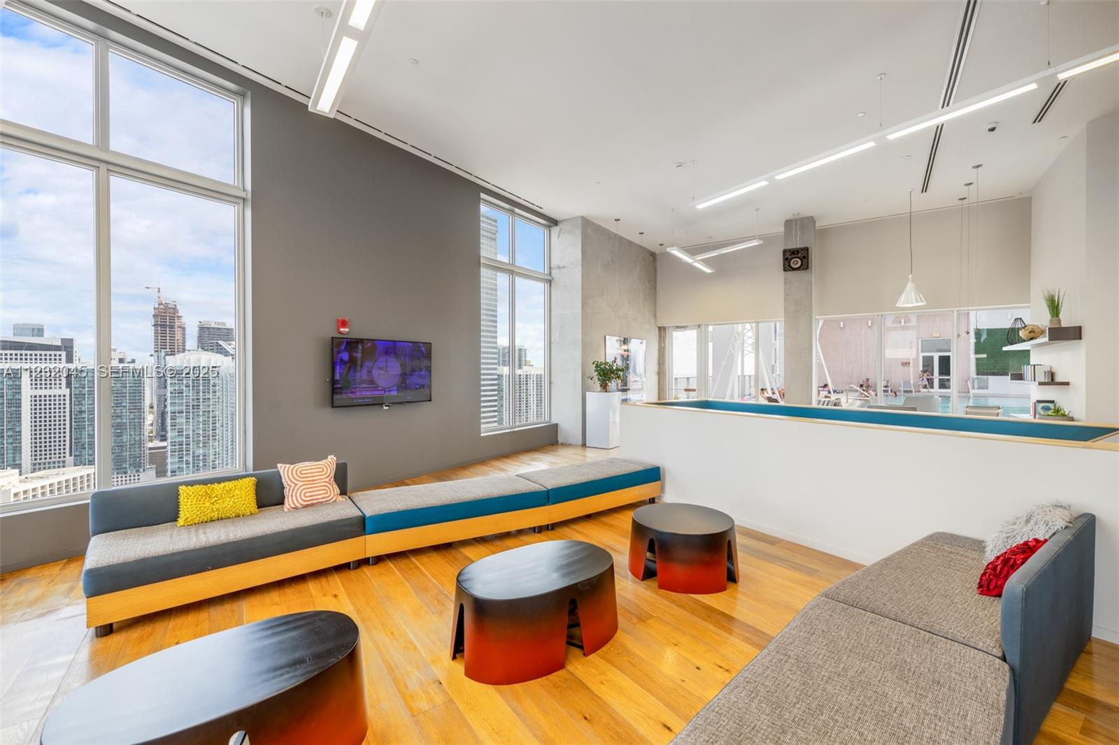 151 Southeast 1st Street, Unit 809 Miami, FL 33131 - Photo 40 of 45