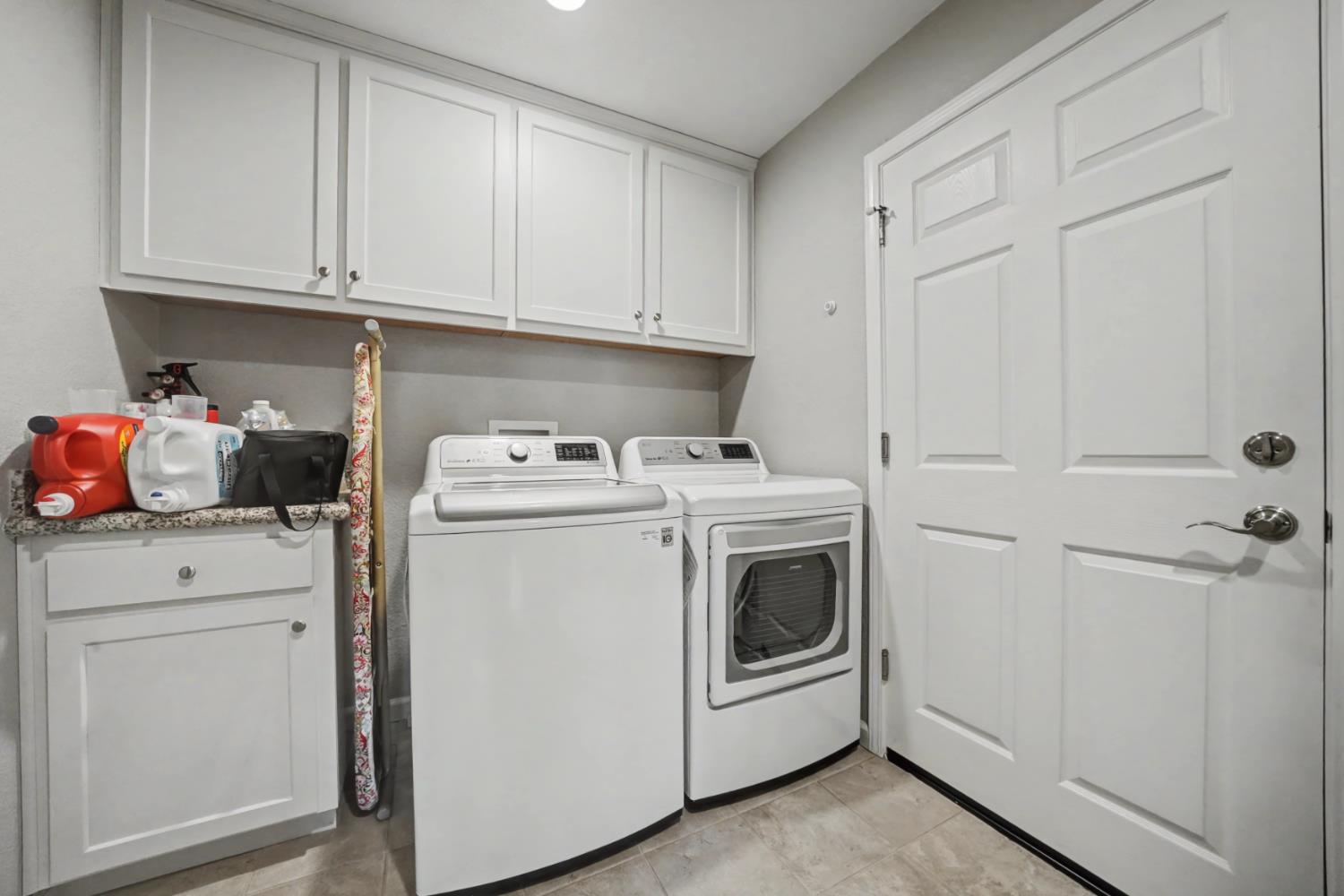 143 Emerald Lane Jackson, CA 95642 - Photo 21 of 53 a utility room with dryer and washer