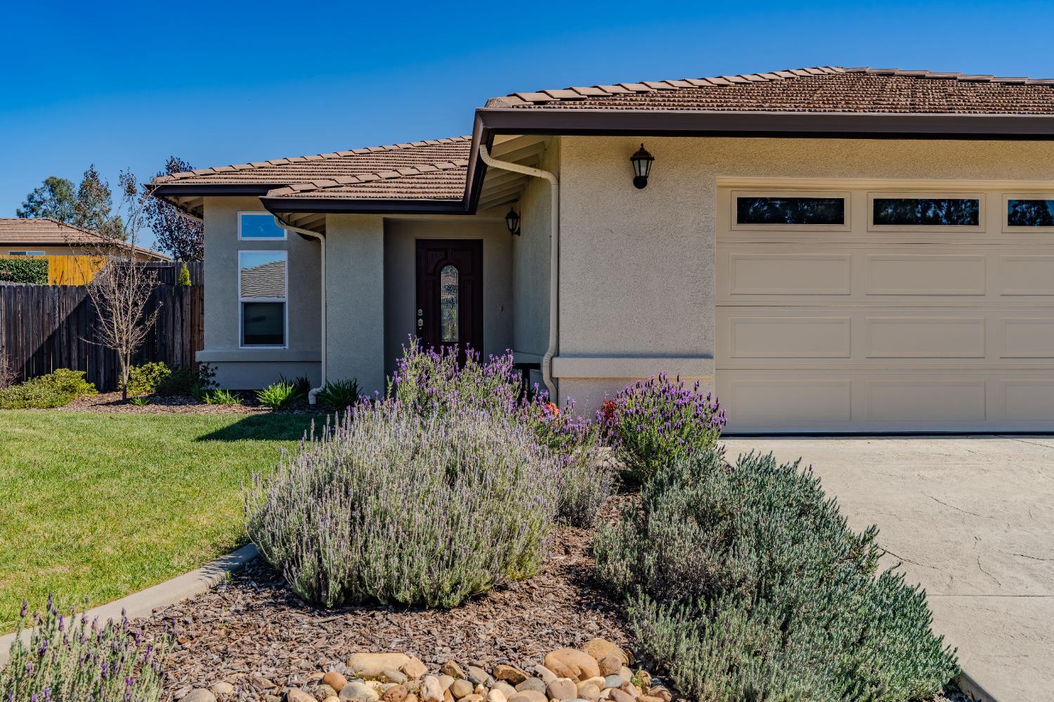 143 Emerald Lane Jackson, CA 95642 - Photo 3 of 53 a front view of house with yard