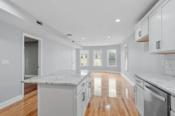 $2,200 | 79 Gage Street, Unit 3, Worcester, MA 01605