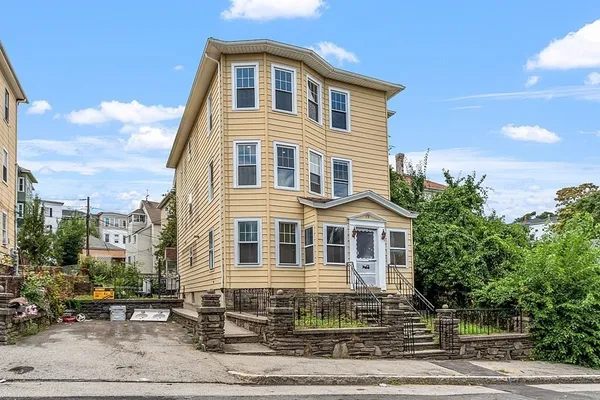 $2,200 | 79 Gage Street, Unit 3, Worcester, MA 01605