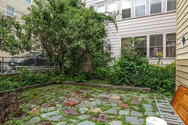 $2,200 | 79 Gage Street, Unit 3, Worcester, MA 01605