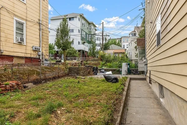 $2,200 | 79 Gage Street, Unit 3, Worcester, MA 01605