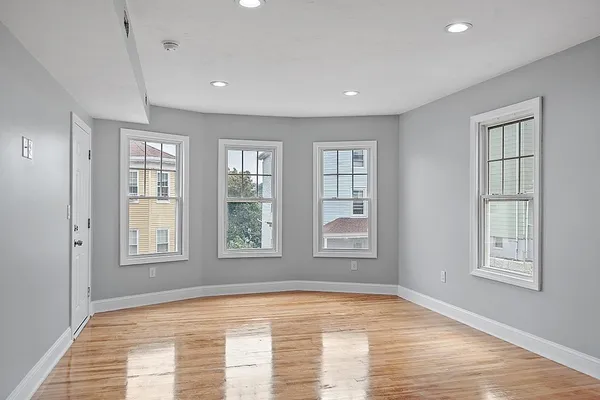 $2,200 | 79 Gage Street, Unit 3, Worcester, MA 01605