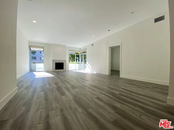 $4,559 | 1232 North Kings Road, Unit 102, West Hollywood, CA 90069