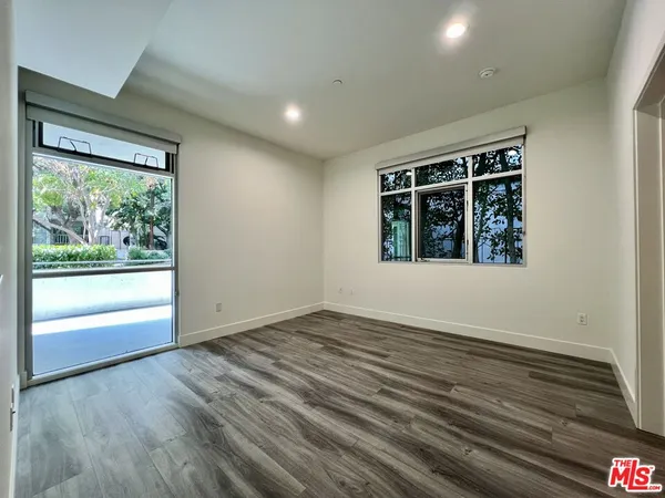 $4,559 | 1232 North Kings Road, Unit 102, West Hollywood, CA 90069