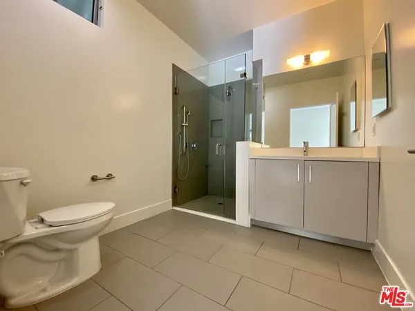 $4,559 | 1232 North Kings Road, Unit 102, West Hollywood, CA 90069