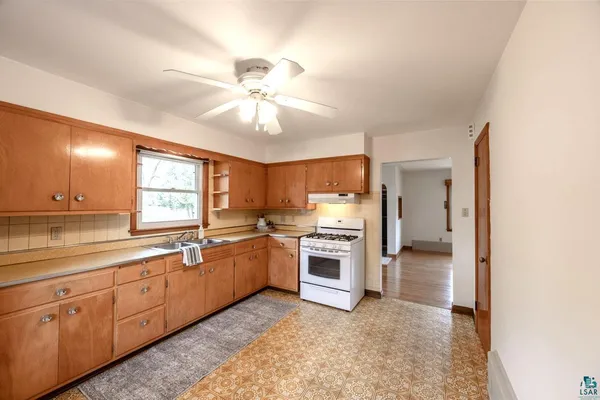 $152,900 | 211 10th Street Northwest, Chisholm, MN 55719