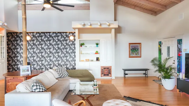 $2,225,000 | 4010 Kula Highway, Kula, HI 96790