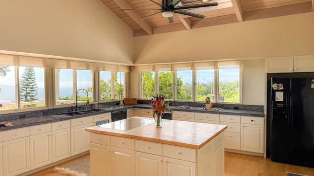 $2,225,000 | 4010 Kula Highway, Kula, HI 96790