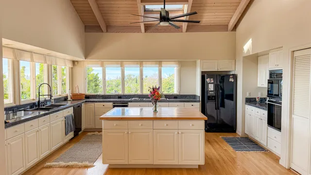 $2,225,000 | 4010 Kula Highway, Kula, HI 96790
