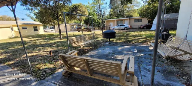 a view of entryway front of house