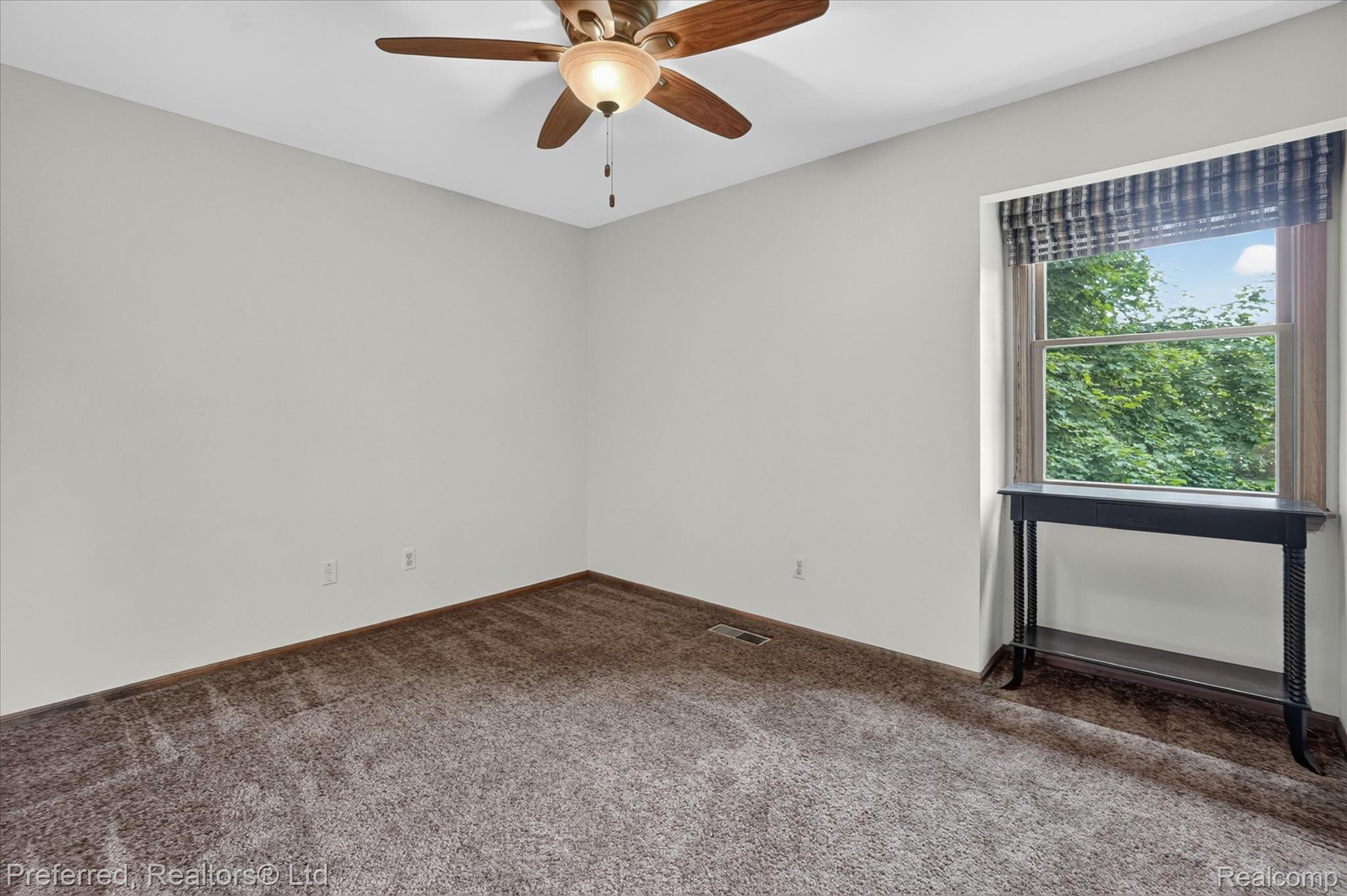 9065 East Richfield Road Davison, MI 48423 - Photo 26 of 75 27-9065-E-Richfield-Rd-Davison-WindowStill.jpg