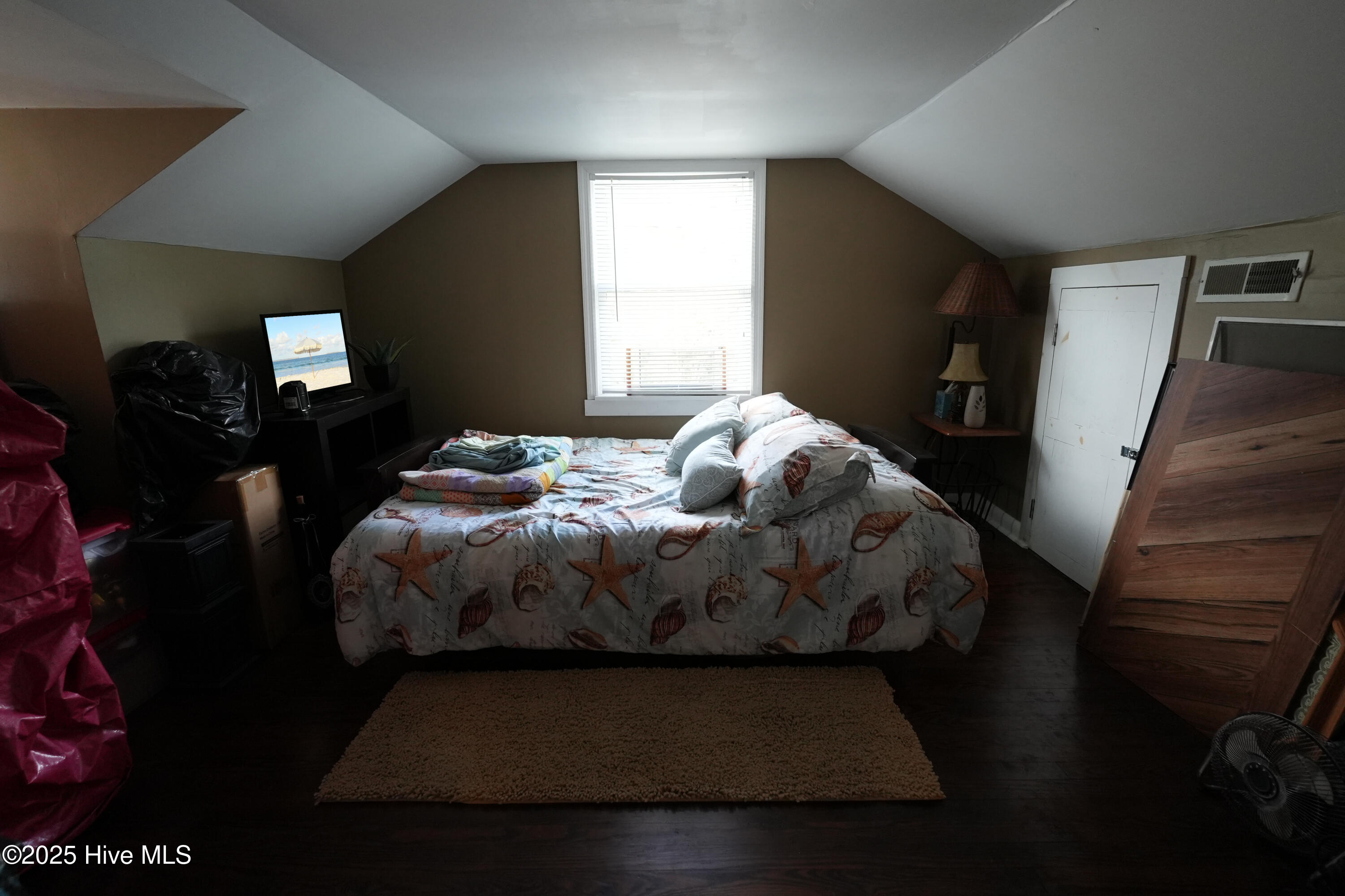 3524 Castle Hayne Road Castle Hayne, NC 28429 - Photo 15 of 25 Upstairs Room