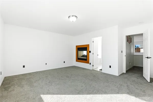 $679,950 | 10430 13th Ave Court East, Tacoma, WA 98445