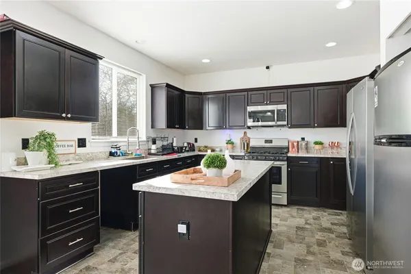 $679,950 | 10430 13th Ave Court East, Tacoma, WA 98445