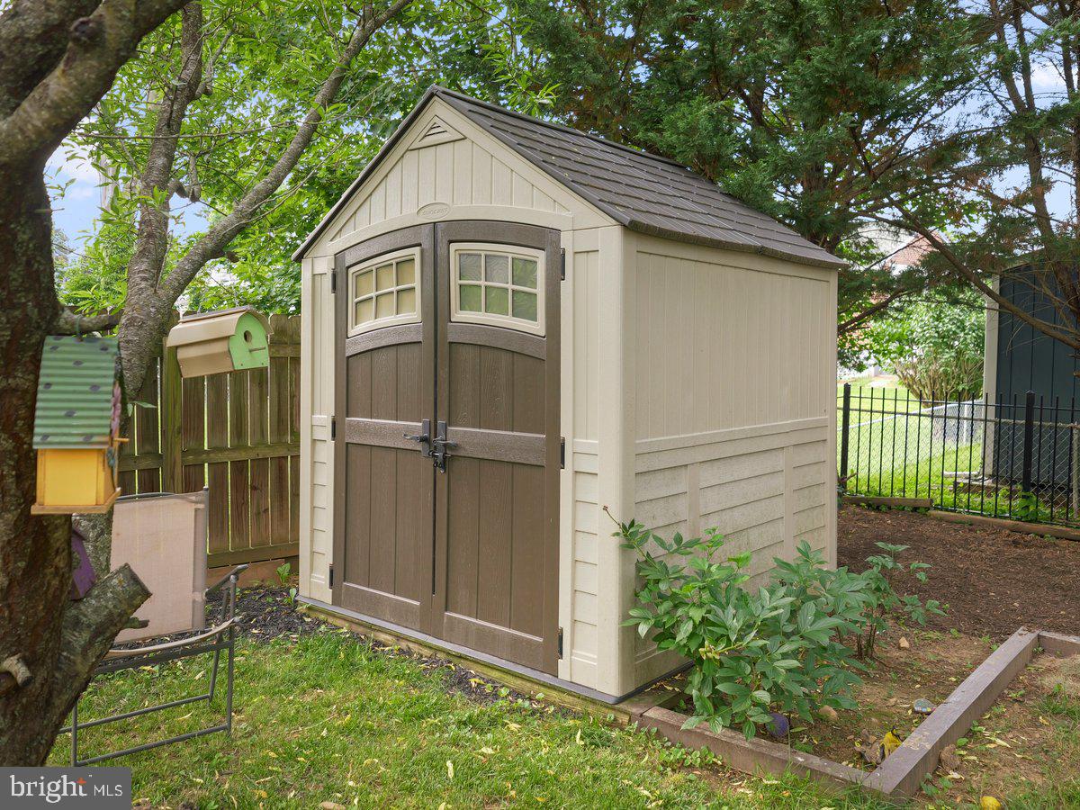 218 East Baltimore Street Funkstown, MD 21734 - Photo 37 of 45 Backyard Shed