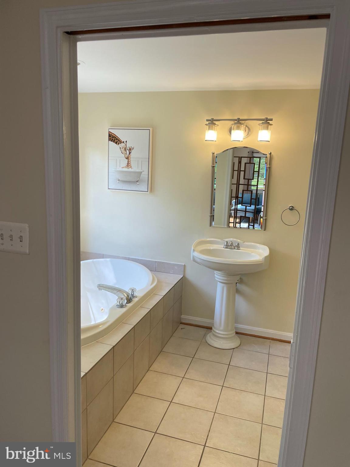 3460 Cohasset Avenue Annapolis, MD 21403 - Photo 26 of 29 a bathroom with a sink a toilet and mirror