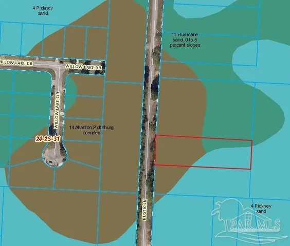 a view of entryway with outdoor seating