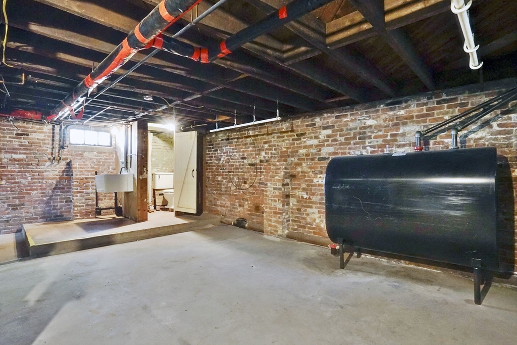 82 Biltmore Street Springfield, MA 01108 - Photo 29 of 39