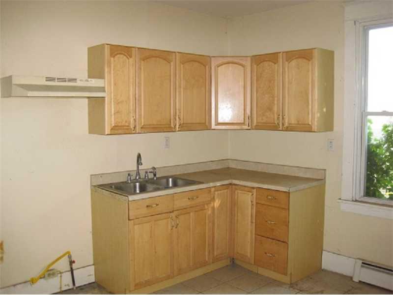 708 11th Street McKees Rocks, PA 15136 - Photo 13 of 19 Kitchen.