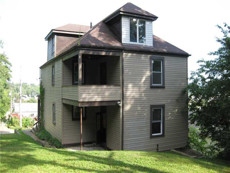 708 11th Street McKees Rocks, PA 15136 - Photo 5 of 19 Exterior Back.