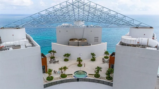 $1,629,000 | 18911 Collins Avenue, Unit 1004, Sunny Isles Beach, FL 33160