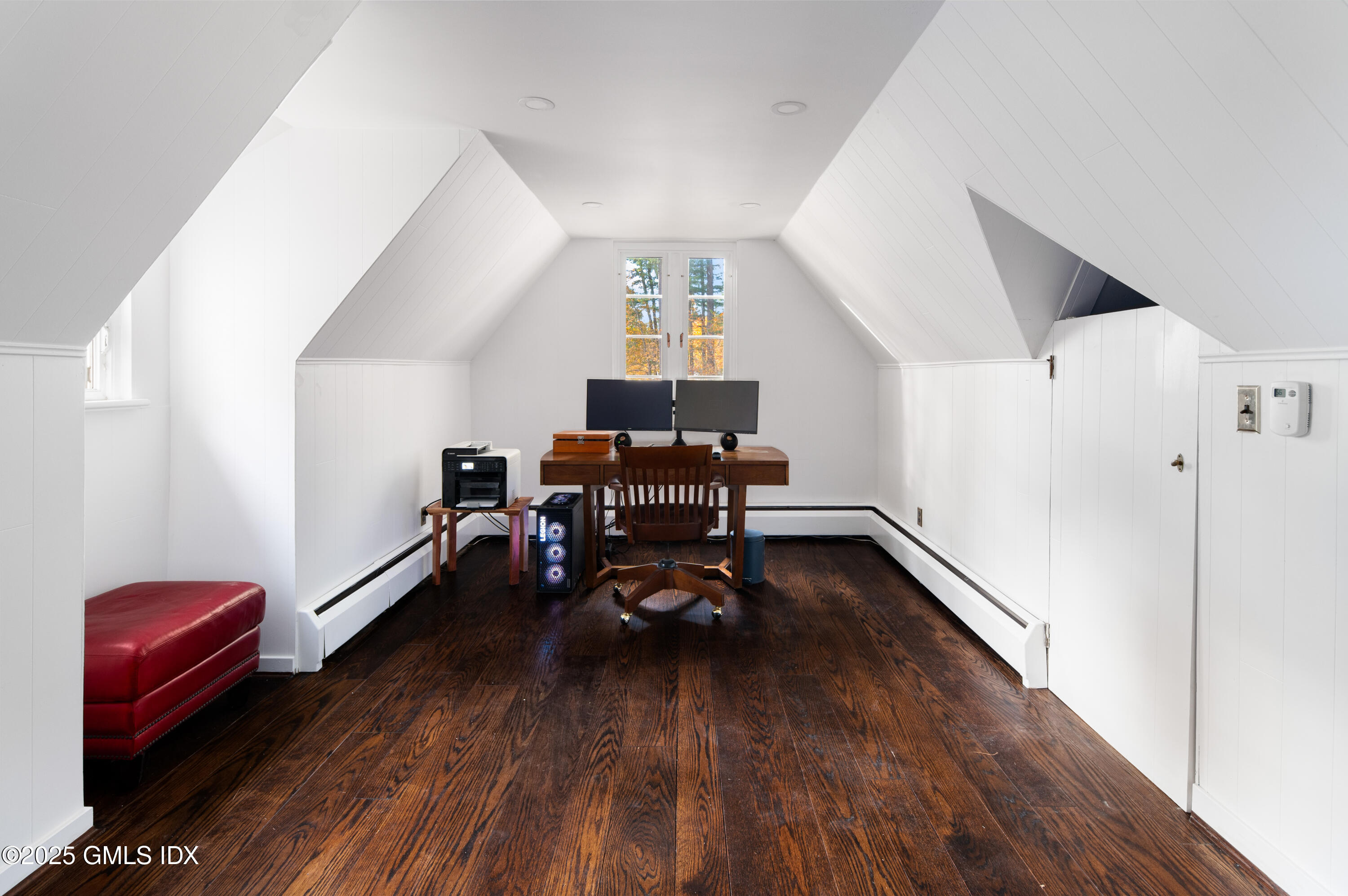 271 Hunting Ridge Road Stamford, CT 06903 - Photo 24 of 40 75_HudsonCP_271HuntingRidgeRd