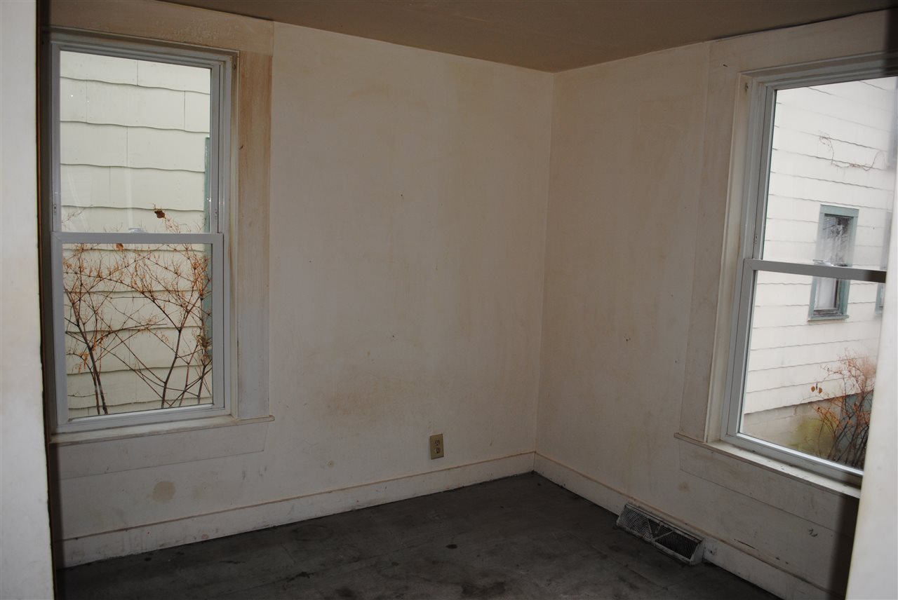 81 Winter Street Rochester, NH 03867 - Photo 5 of 12