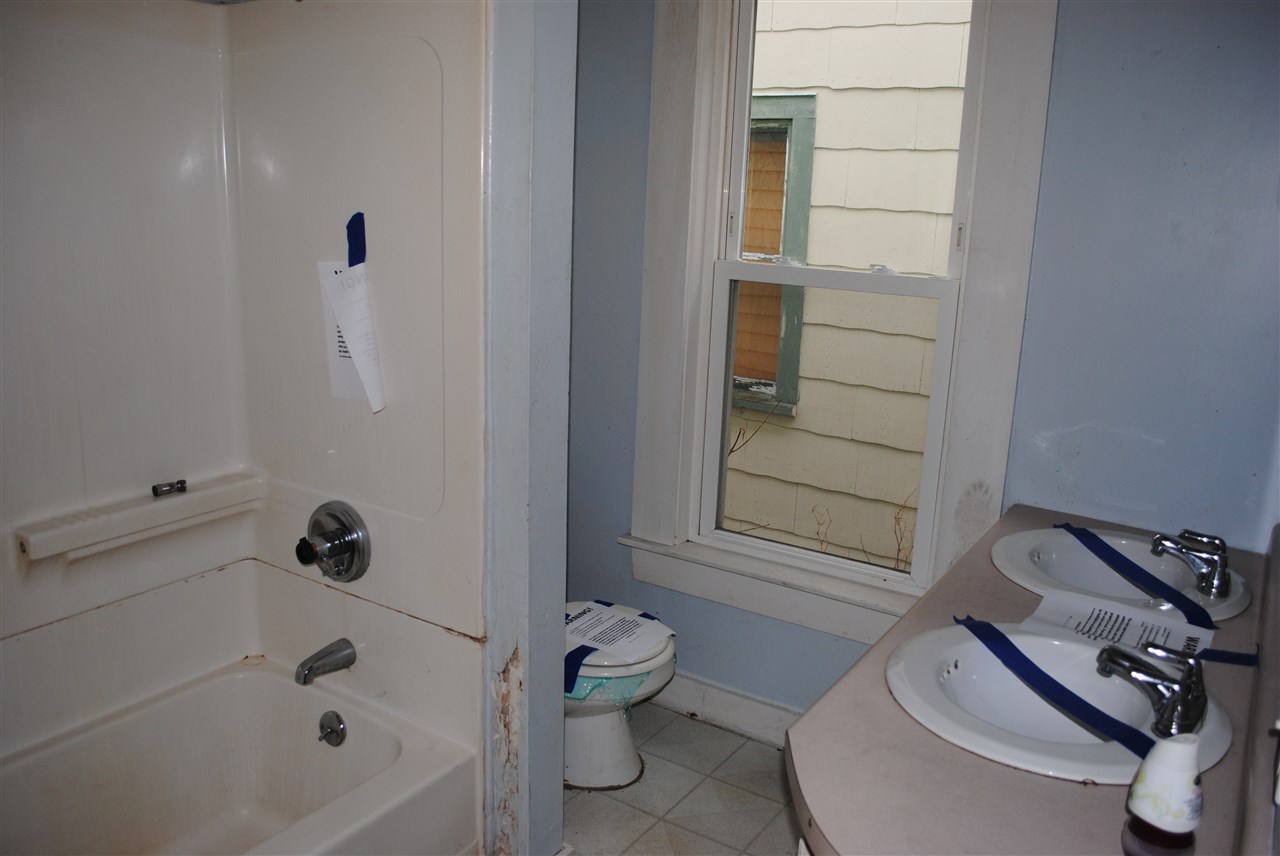 81 Winter Street Rochester, NH 03867 - Photo 6 of 12