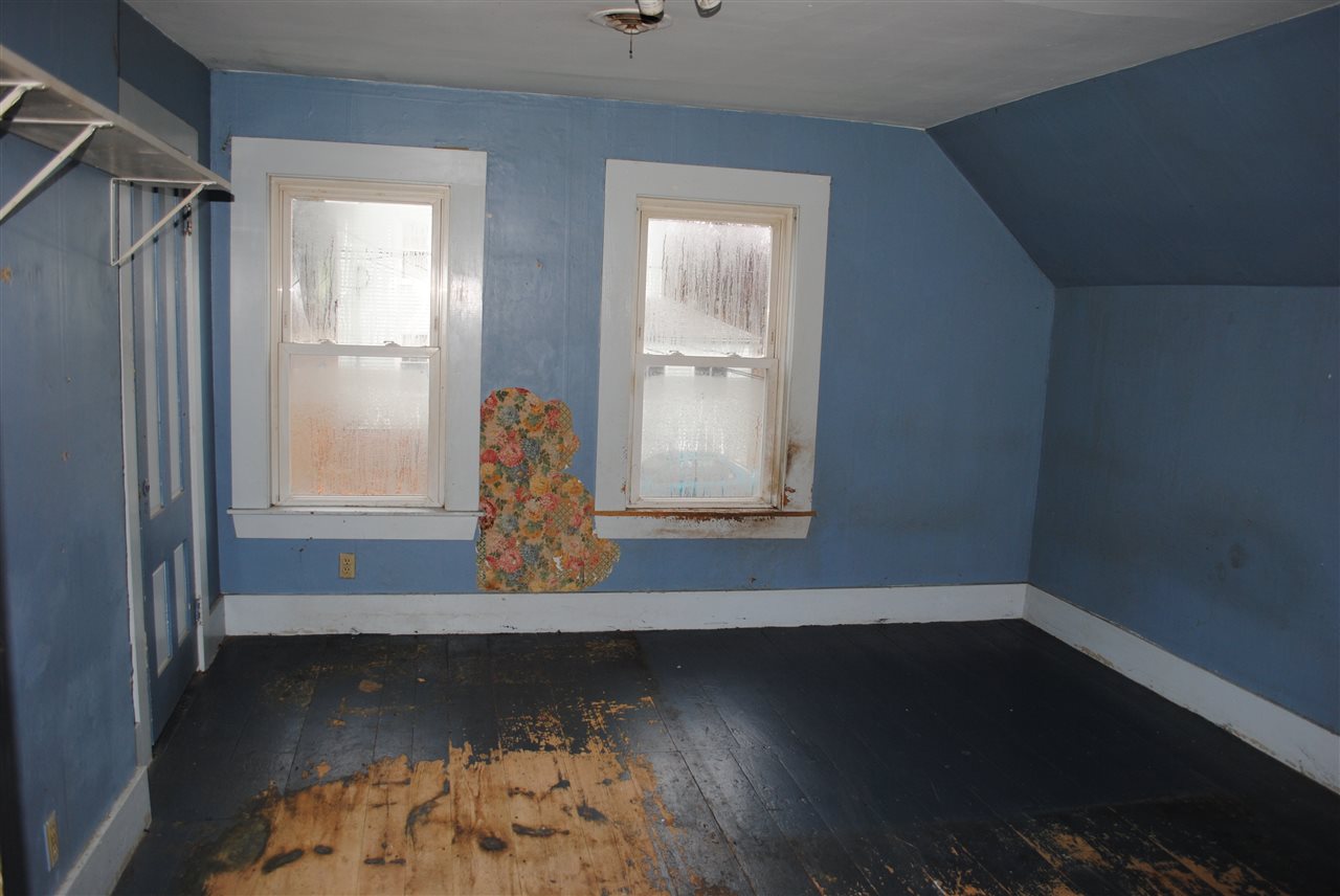 81 Winter Street Rochester, NH 03867 - Photo 10 of 12