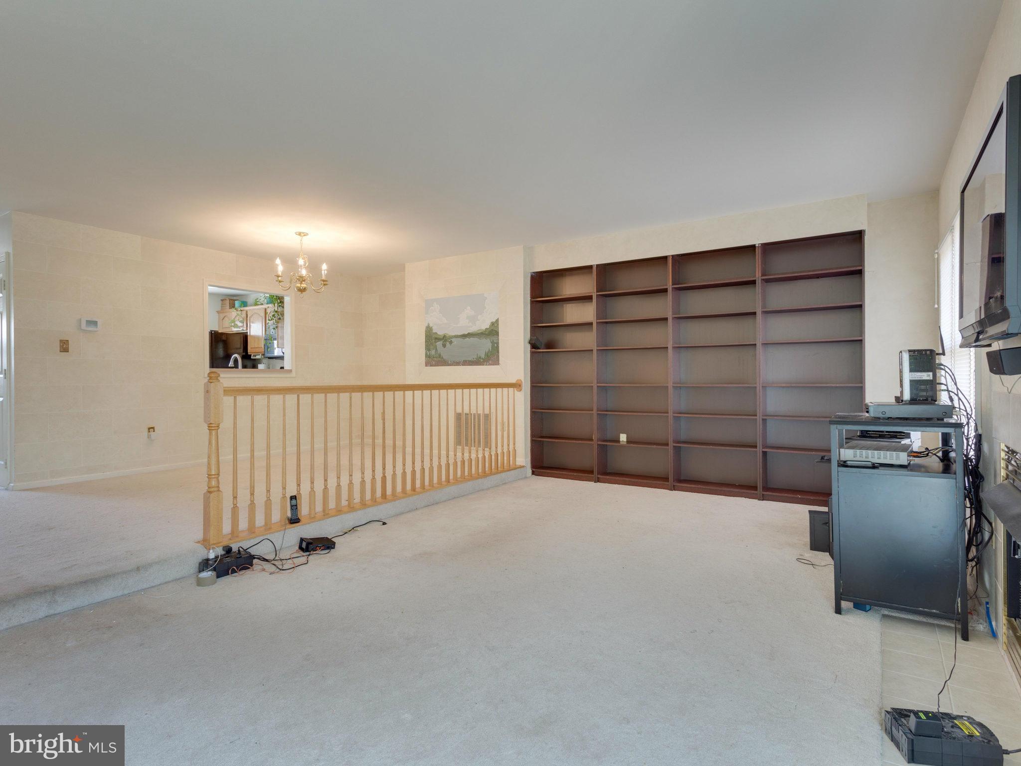 7726 Hickory Glen Way Springfield, VA 22153 - Photo 11 of 30 Living Room