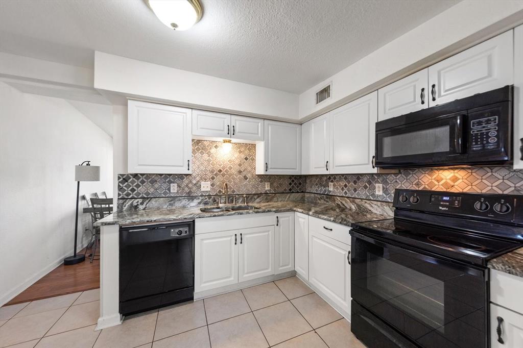 10747 109th Way Largo, FL 33778 - Photo 3 of 24