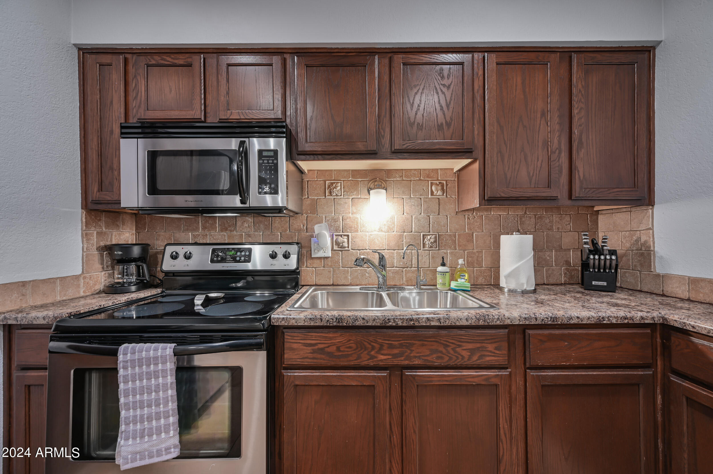 357 East Thomas Road, Unit A208 Phoenix, AZ 85004 - Photo 4 of 15 ocupix-357ETRA208-5