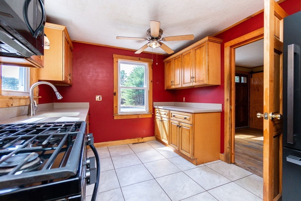 58 Lowell Road Pepperell, MA 01463 - Photo 7 of 30