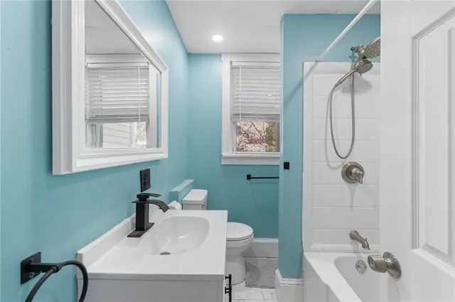 $500,000 | 20 Brush Hill Road, Providence, RI 02909