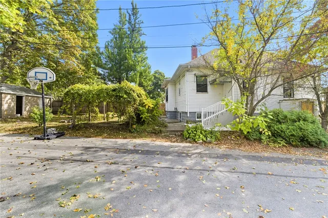 $500,000 | 20 Brush Hill Road, Providence, RI 02909