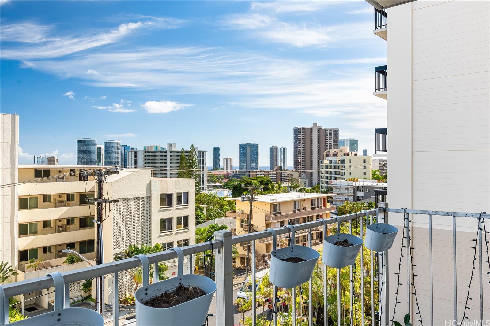 1069 Spencer Street, Unit 402 Honolulu, HI 96822 - Photo 12 of 16