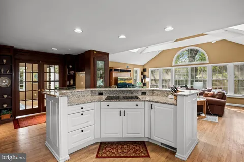 $700,000 | 408 Kings Highway, Moorestown, NJ 08057