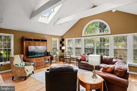 $700,000 | 408 Kings Highway, Moorestown, NJ 08057