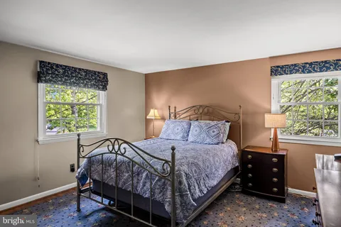 $700,000 | 408 Kings Highway, Moorestown, NJ 08057