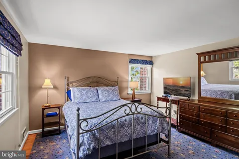 $700,000 | 408 Kings Highway, Moorestown, NJ 08057