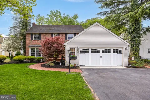 $700,000 | 408 Kings Highway, Moorestown, NJ 08057